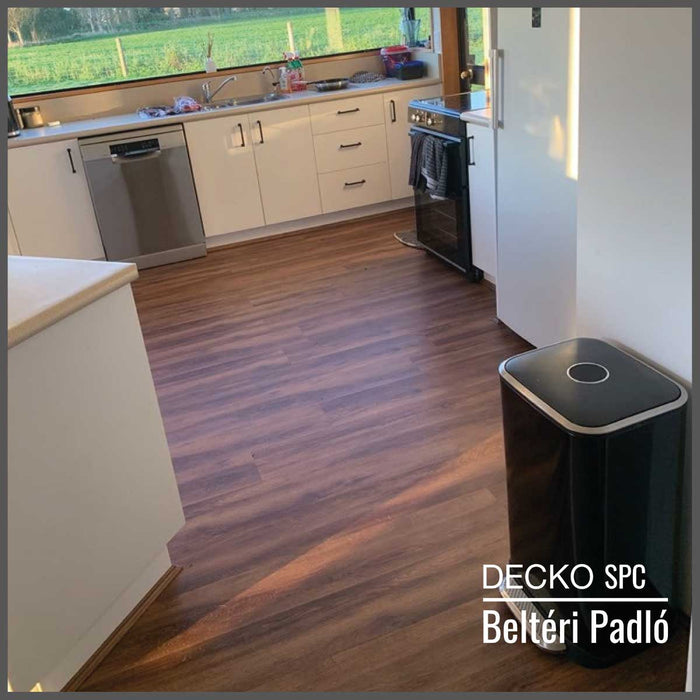 DECKO SPC Hybrid Beltéri Padló - <b>BRUNO</b> - 11.648 Ft/nm , Ár/doboz = 2.23 nm