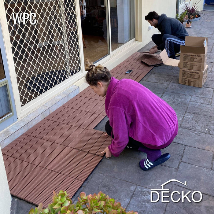 Teraszburkolat - Prémium WPC összepattintható járólap - BARNA | DECKO (300x300x20 mm lap) - (Egy darab)